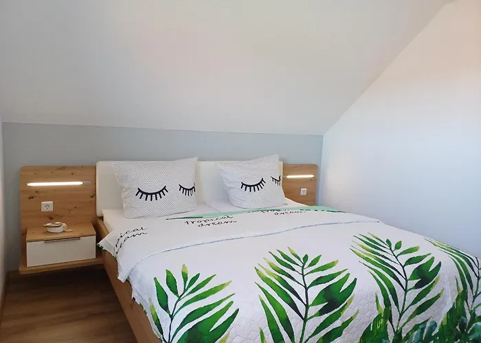 Kari * هاسلفيلد